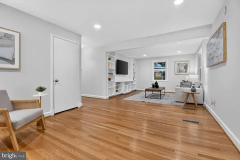 $1,549,000 | 9305 Linden Avenue, Bethesda, MD 20814