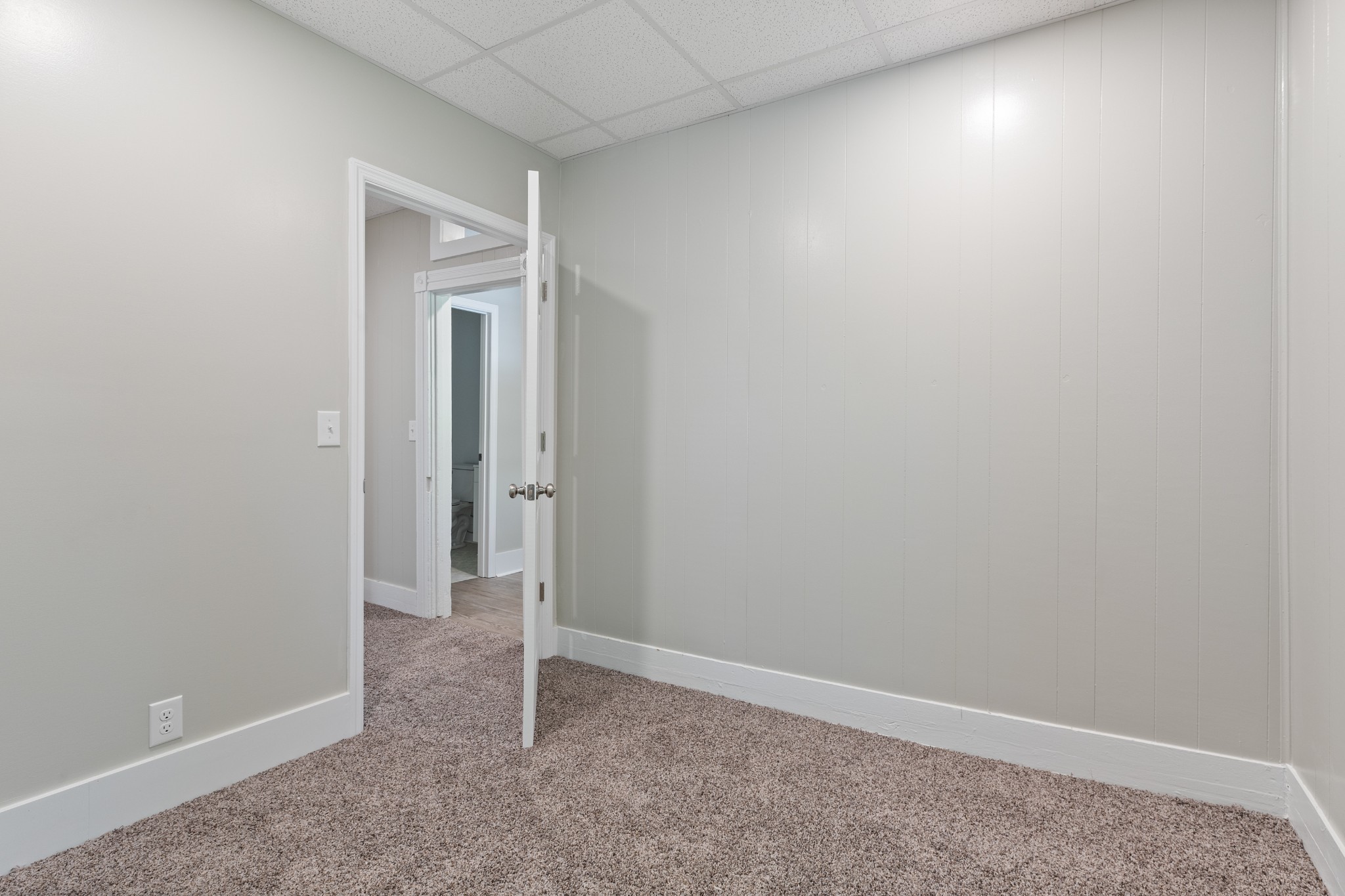 300 West Railroad Street Dickson, TN 37055 - Photo 16 of 58 a view of an empty room