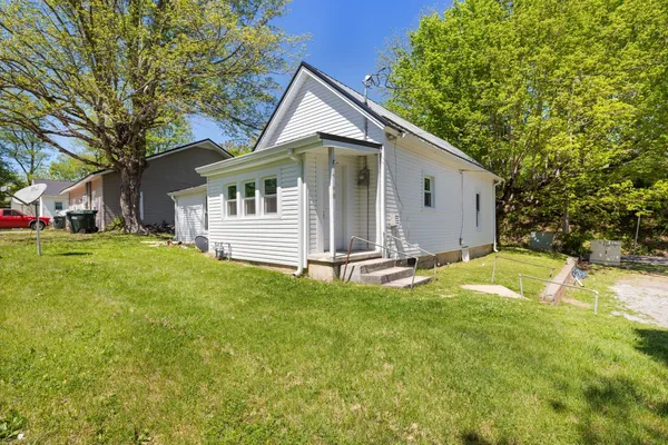 $675,000 | 300 West Railroad Street, Dickson, TN 37055