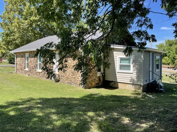 $675,000 | 300 West Railroad Street, Dickson, TN 37055
