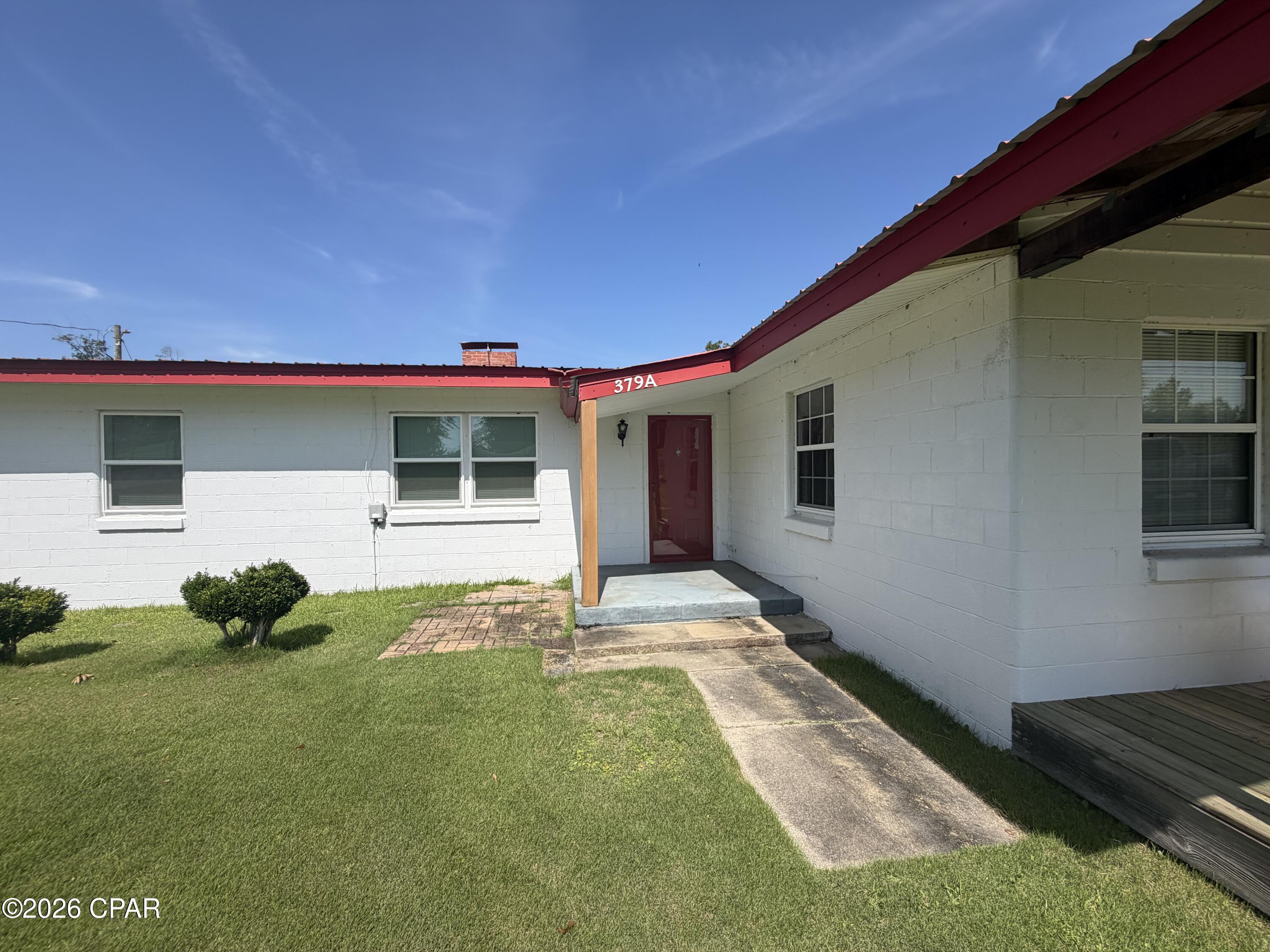 379 Lakepoint Road Alford, FL 32420 - Photo 7 of 61