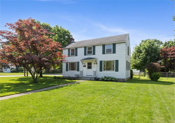 $175,000 | 261 Rogers Parkway, Irondequoit, NY 14617