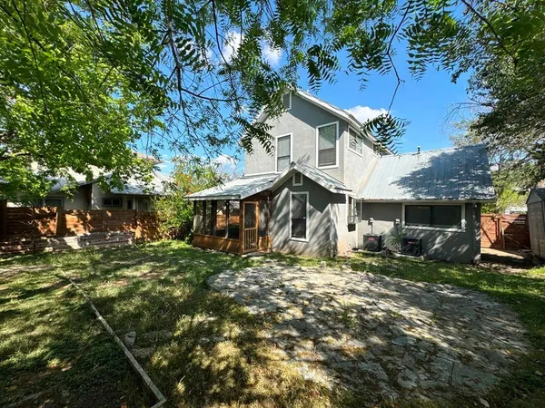 $3,600 | 2202 East Side Drive, Austin, TX 78704