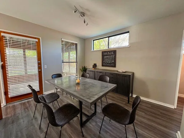 $3,600 | 2202 East Side Drive, Austin, TX 78704