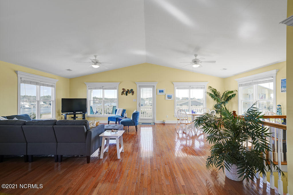 129 Ferry Road Holden Beach, NC 28462 - Photo 10 of 39 129FerryRoad-10