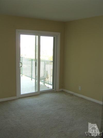 2901 Peninsula Road, Unit 242 Oxnard, CA 93035 - Photo 12 of 30 a view of an empty room with a window