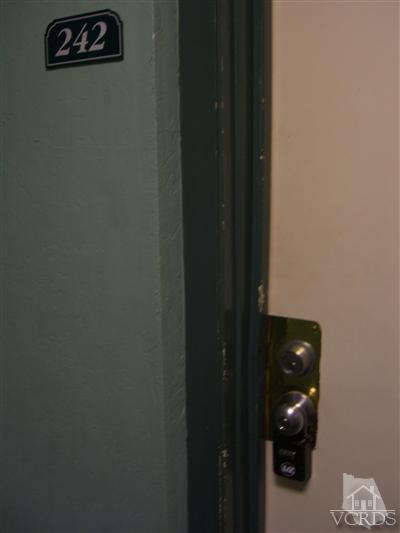 2901 Peninsula Road, Unit 242 Oxnard, CA 93035 - Photo 19 of 30 close up of a wall