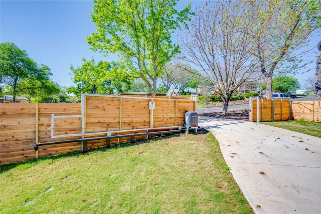 $4,600 | 1714 Woodland Avenue, Unit 1, Austin, TX 78741