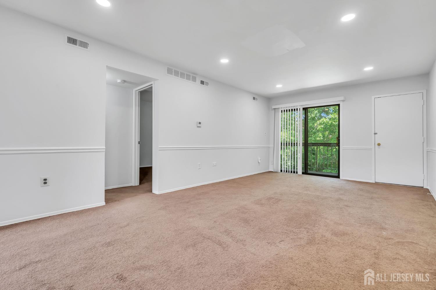 1909 Raspberry Court Edison, NJ 08817 - Photo 6 of 19