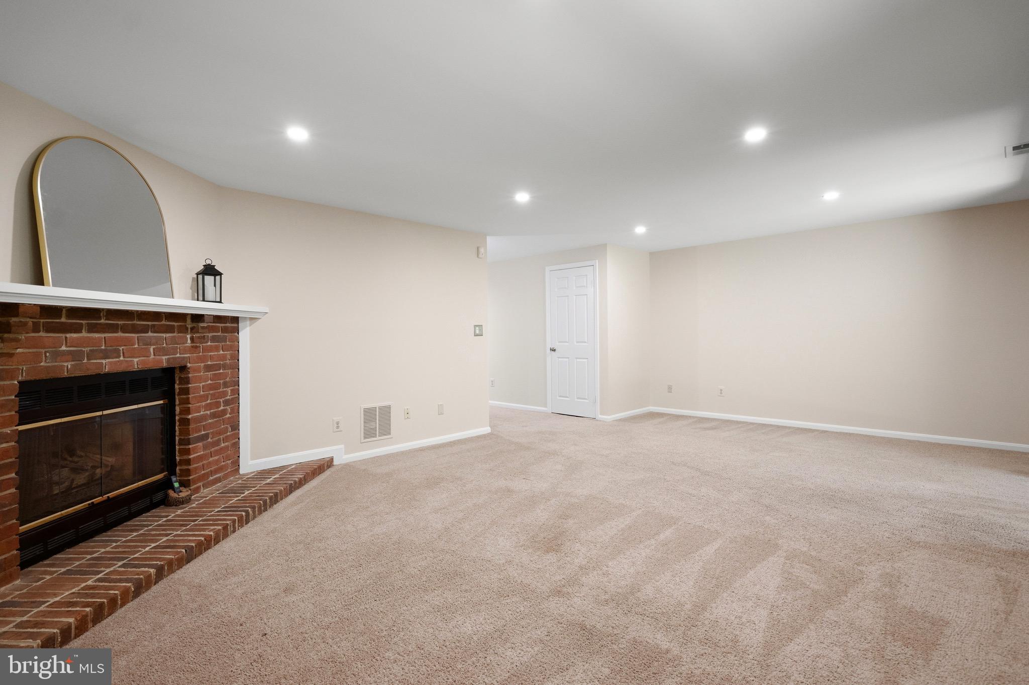 8943 Park Forest Drive Springfield, VA 22152 - Photo 65 of 74 Large family room