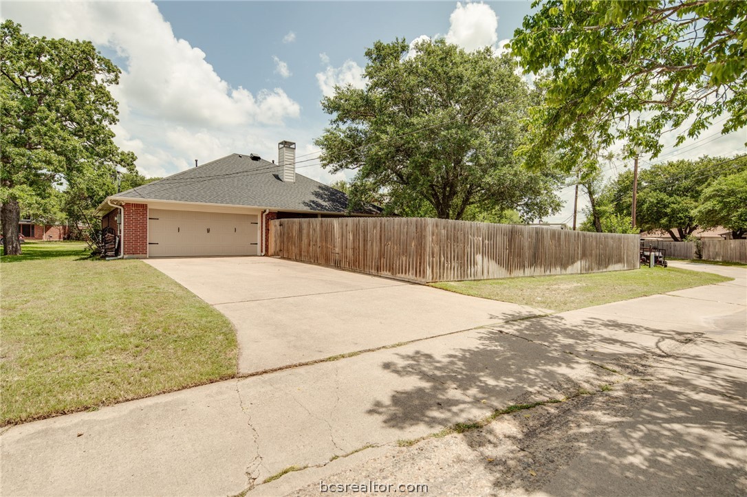 4700 Kensington Road Bryan, TX 77802 - Photo 31 of 31 Alleyway entrance
