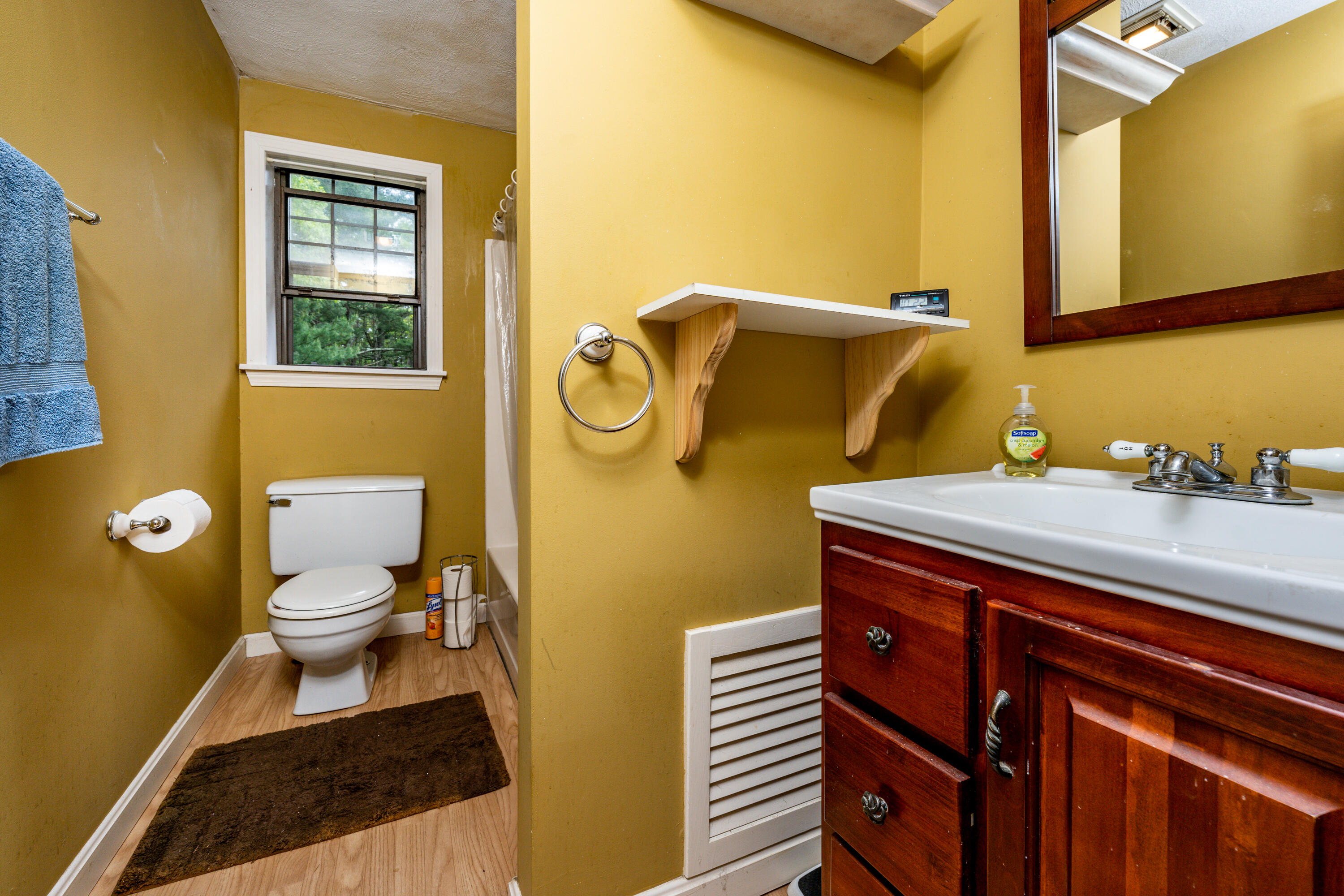 70 Cape Drive, Unit 12D Mashpee, MA 02649 - Photo 8 of 13 a bathroom with a sink and a toilet