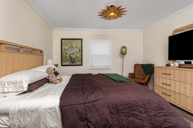 $349,900 | 2040 Arkona Court, Niskayuna, NY 12309