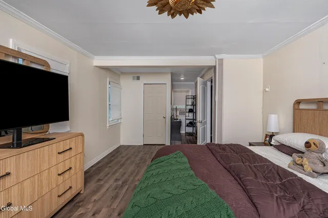 $349,900 | 2040 Arkona Court, Niskayuna, NY 12309