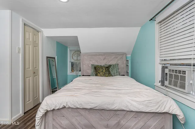 $349,900 | 2040 Arkona Court, Niskayuna, NY 12309