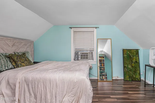 $349,900 | 2040 Arkona Court, Niskayuna, NY 12309