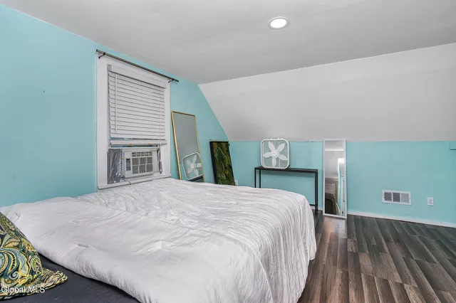 $349,900 | 2040 Arkona Court, Niskayuna, NY 12309