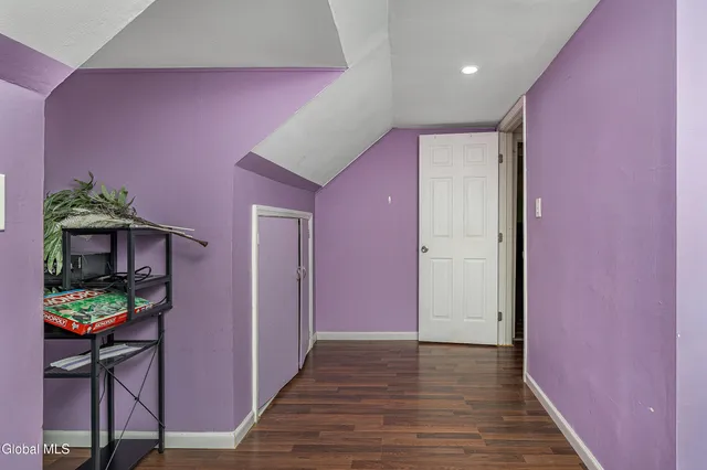 $349,900 | 2040 Arkona Court, Niskayuna, NY 12309