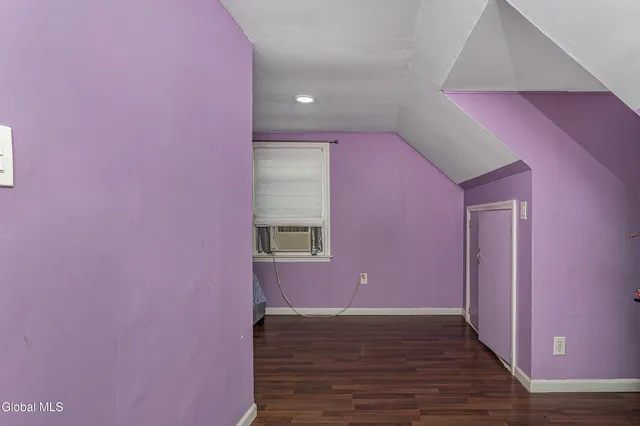 $349,900 | 2040 Arkona Court, Niskayuna, NY 12309