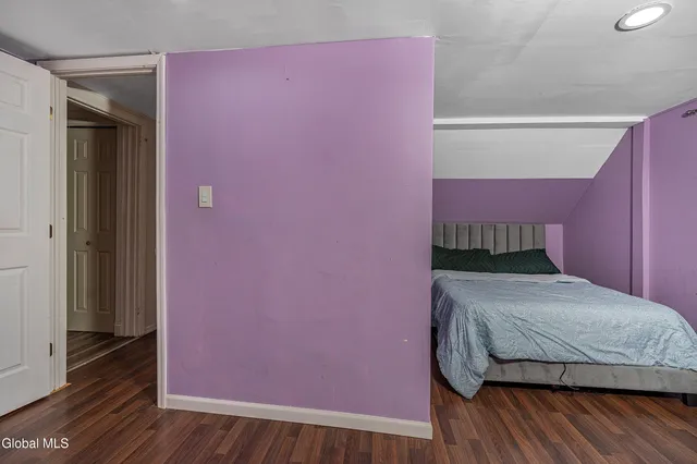 $349,900 | 2040 Arkona Court, Niskayuna, NY 12309