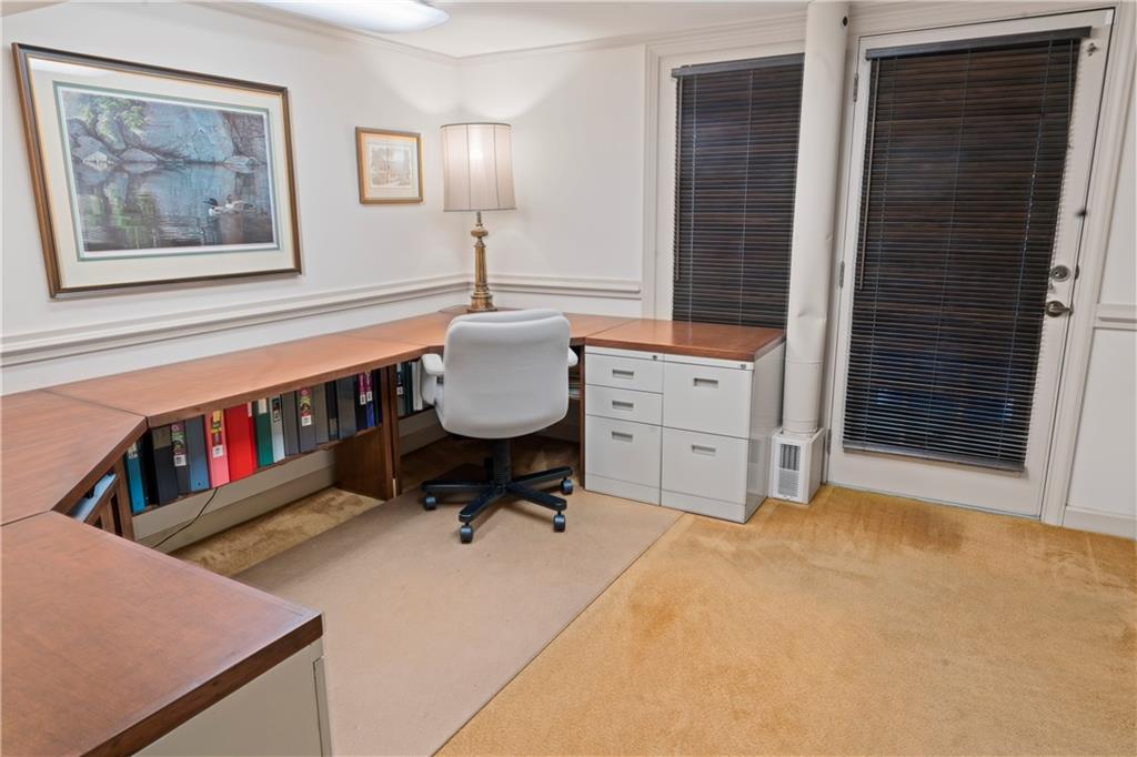 277 Foxcroft Road Pittsburgh, PA 15220 - Photo 18 of 25 Gallery Image 18