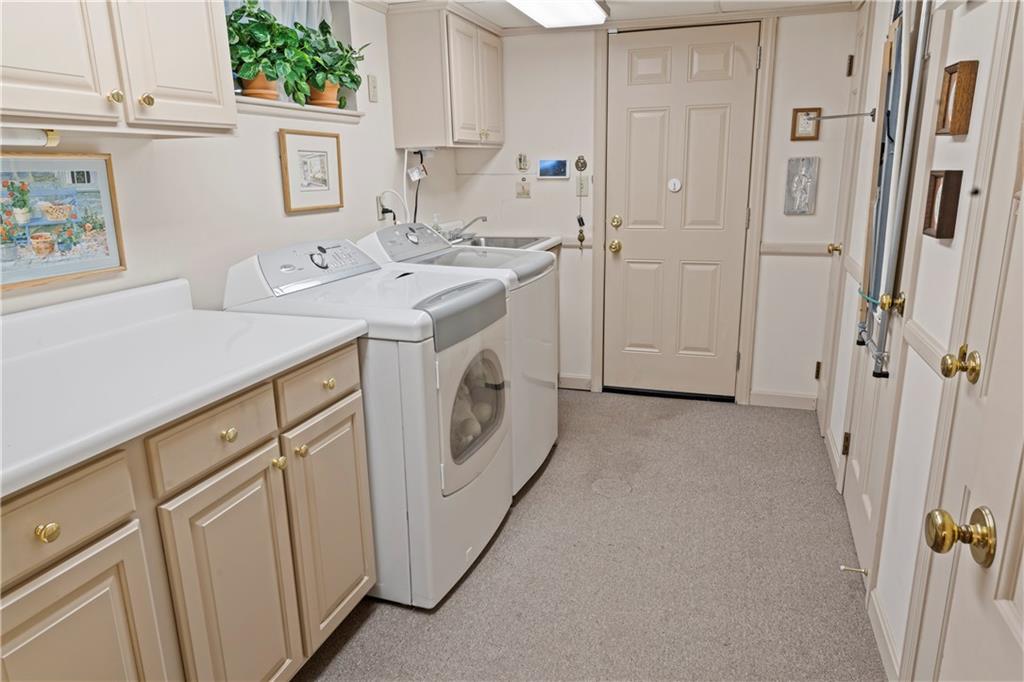 277 Foxcroft Road Pittsburgh, PA 15220 - Photo 19 of 25 Gallery Image 19