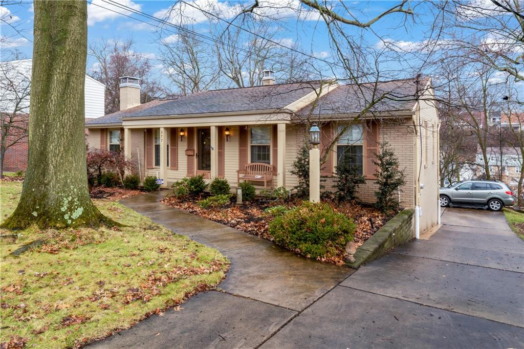277 Foxcroft Road Pittsburgh, PA 15220 - Photo 2 of 25 Gallery Image 2