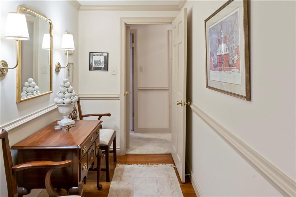 277 Foxcroft Road Pittsburgh, PA 15220 - Photo 3 of 25 Gallery Image 3
