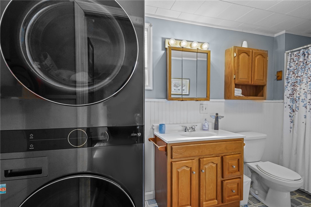 22 Harris Street Coventry, RI 02816 - Photo 14 of 38 Unit 1: Bathroom with laundry
