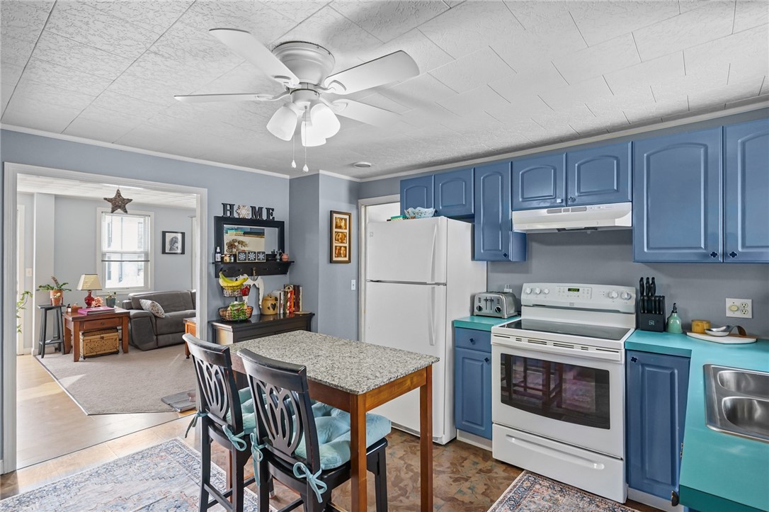 22 Harris Street Coventry, RI 02816 - Photo 7 of 38 Unit 1: Kitchen