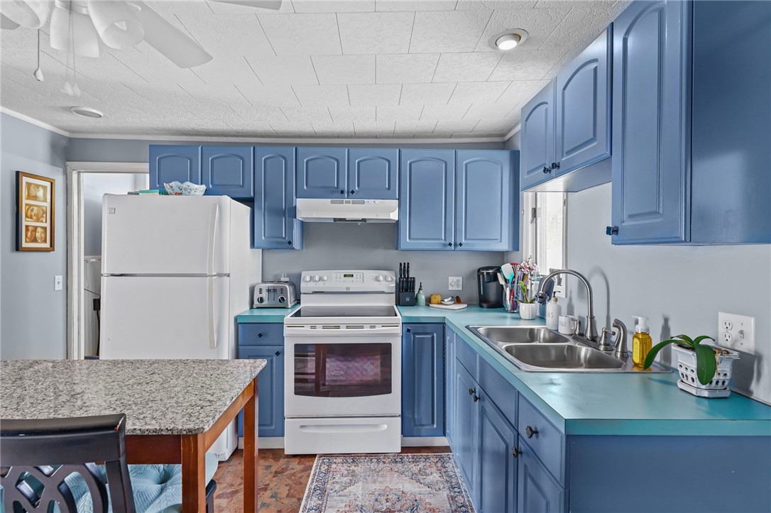 22 Harris Street Coventry, RI 02816 - Photo 8 of 38 Unit 1: Kitchen