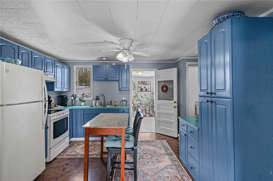 22 Harris Street Coventry, RI 02816 - Photo 10 of 38 Unit 1: Kitchen