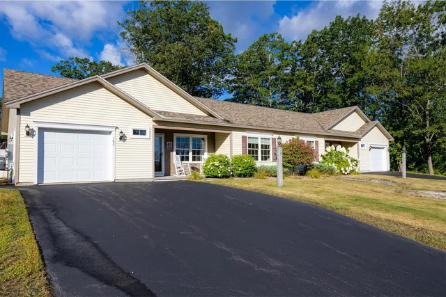 $400,000 | 2 Berry Lane, Unit 102, Biddeford, ME 04005