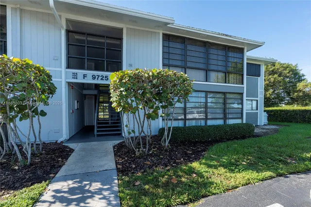 $277,000 | 9725 Hammocks Boulevard, Unit 108F, Miami, FL 33196