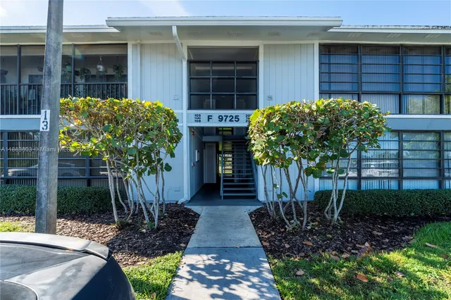 $277,000 | 9725 Hammocks Boulevard, Unit 108F, Miami, FL 33196