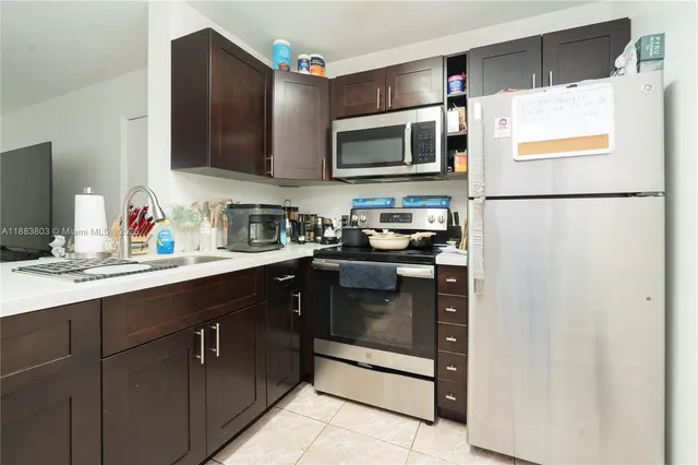 $277,000 | 9725 Hammocks Boulevard, Unit 108F, Miami, FL 33196