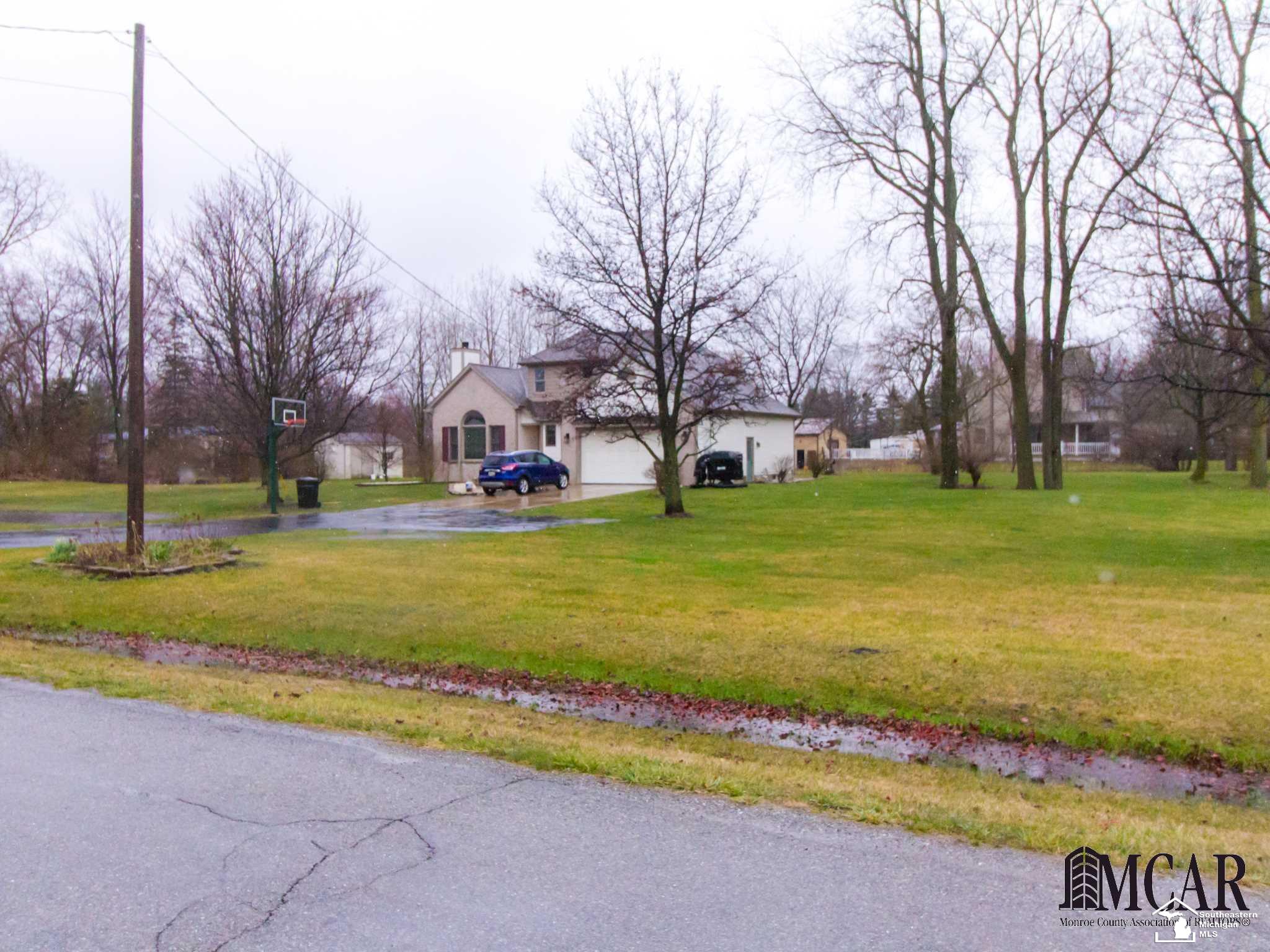 5830 Douglas Road Ida, MI 48140 - Photo 41 of 42 21438547-40.JPG