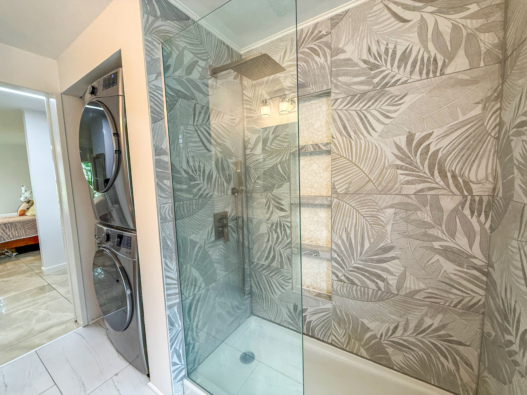 3057 Poipu Road, Unit D13 Koloa, HI 96756 - Photo 11 of 18 a bathroom with a shower and mirror