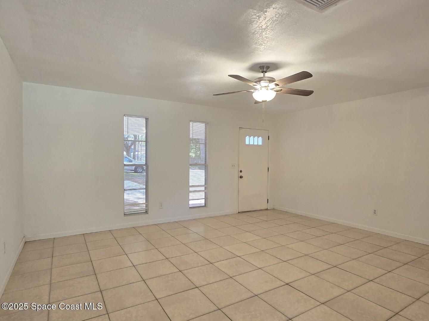 1537 Mango Tree Drive Edgewater, FL 32132 - Photo 4 of 19 Mango Tree 1537-17