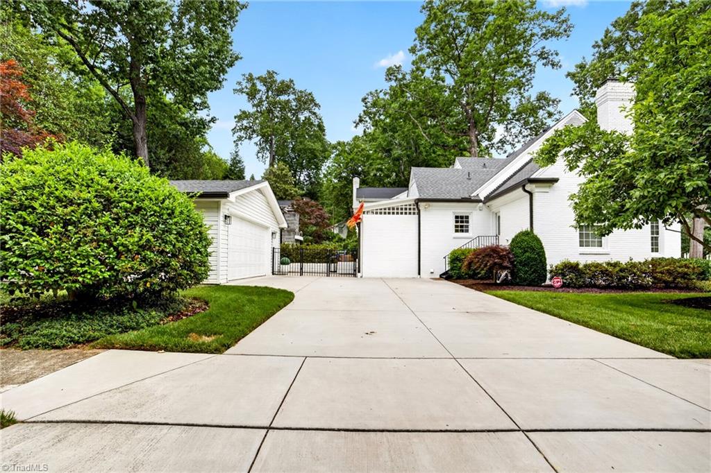 1401 Briarcliff Road Greensboro, NC 27408 - Photo 7 of 9