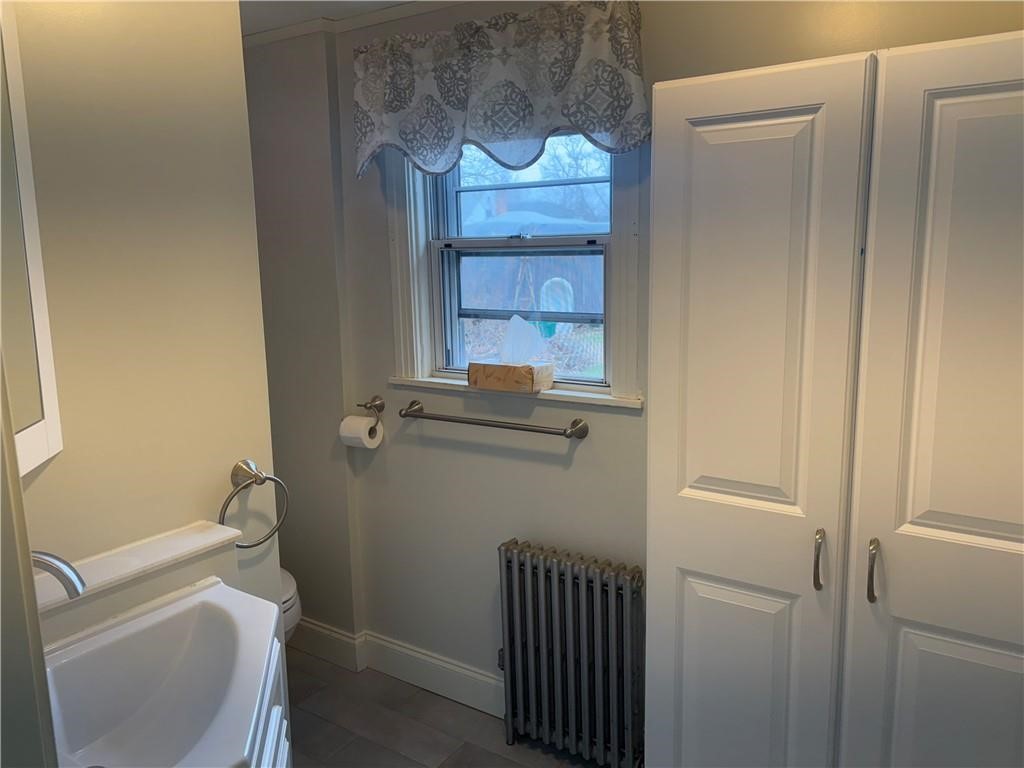 357 Chapmans Avenue Warwick, RI 02886 - Photo 18 of 24 Full Bath