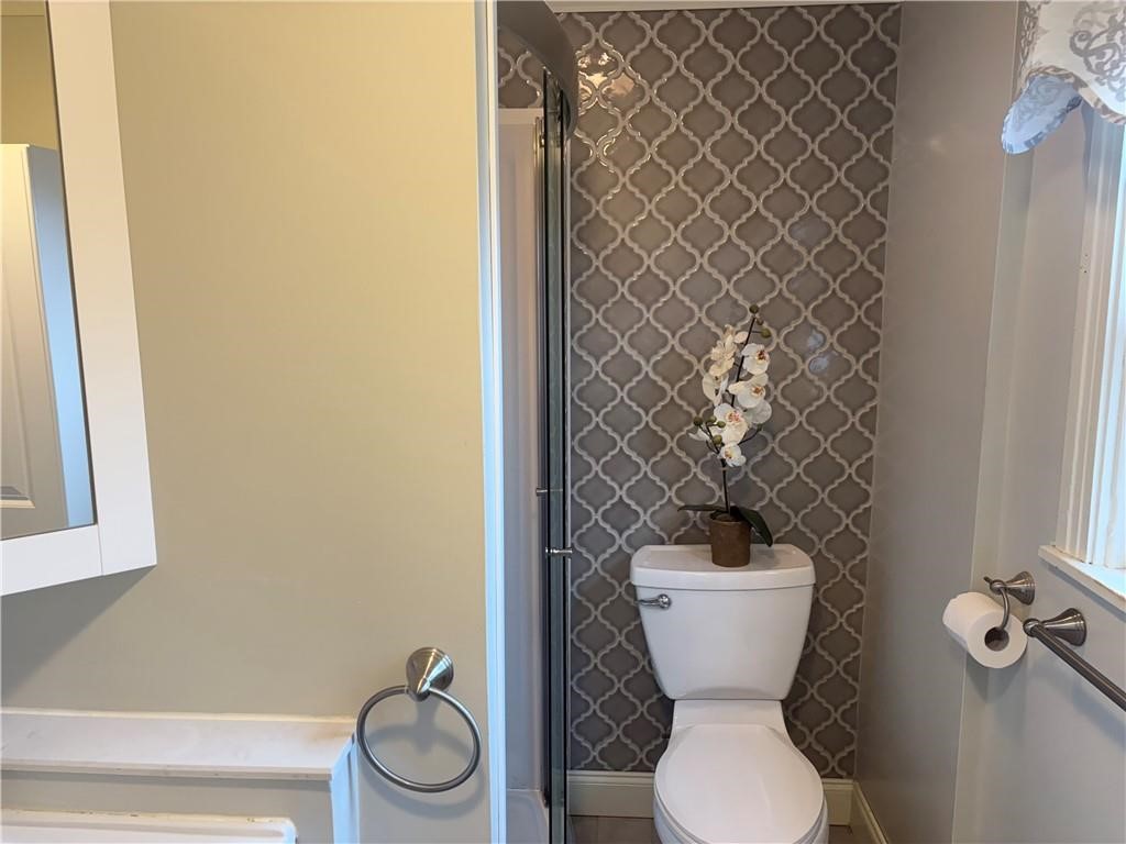 357 Chapmans Avenue Warwick, RI 02886 - Photo 19 of 24 Full Bath