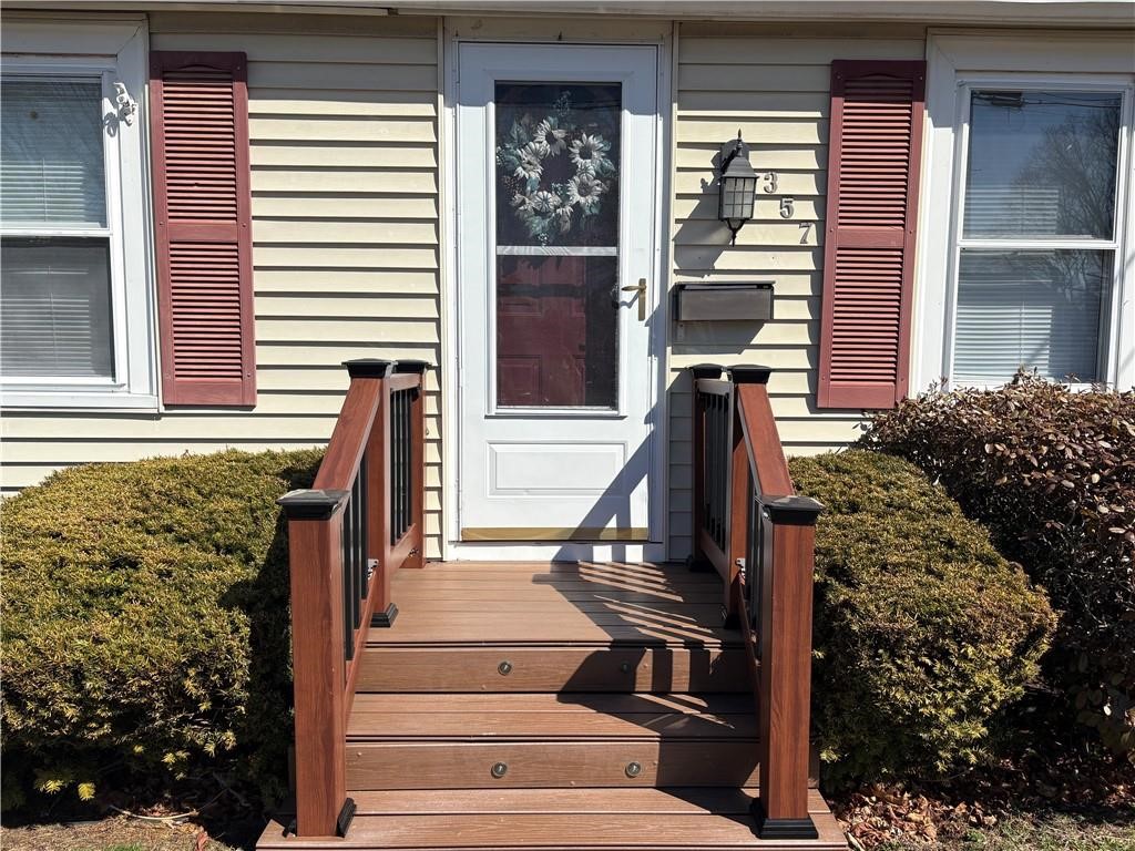 357 Chapmans Avenue Warwick, RI 02886 - Photo 2 of 24 Front Entrance