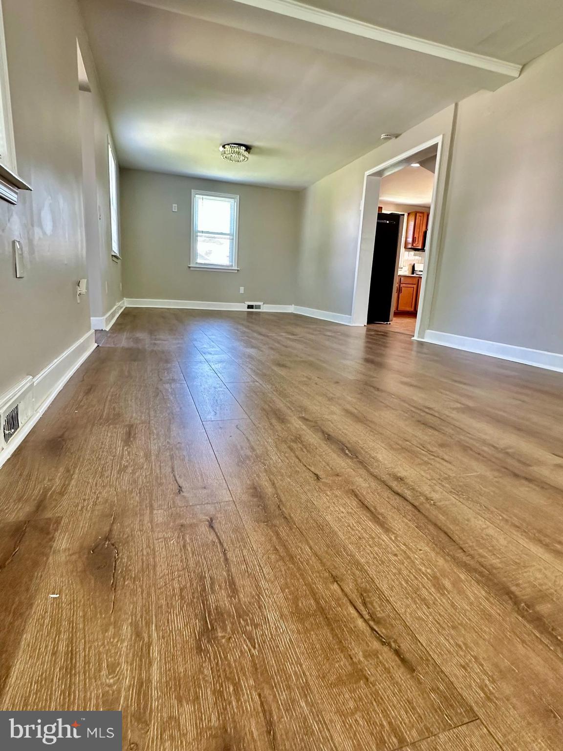 5215 Muth Avenue Baltimore, MD 21207 - Photo 8 of 37