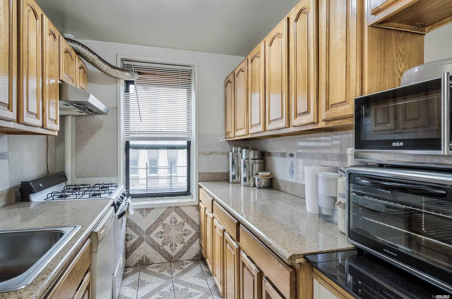 88-30 182nd Street Queens, NY 11423 - Photo 8 of 20