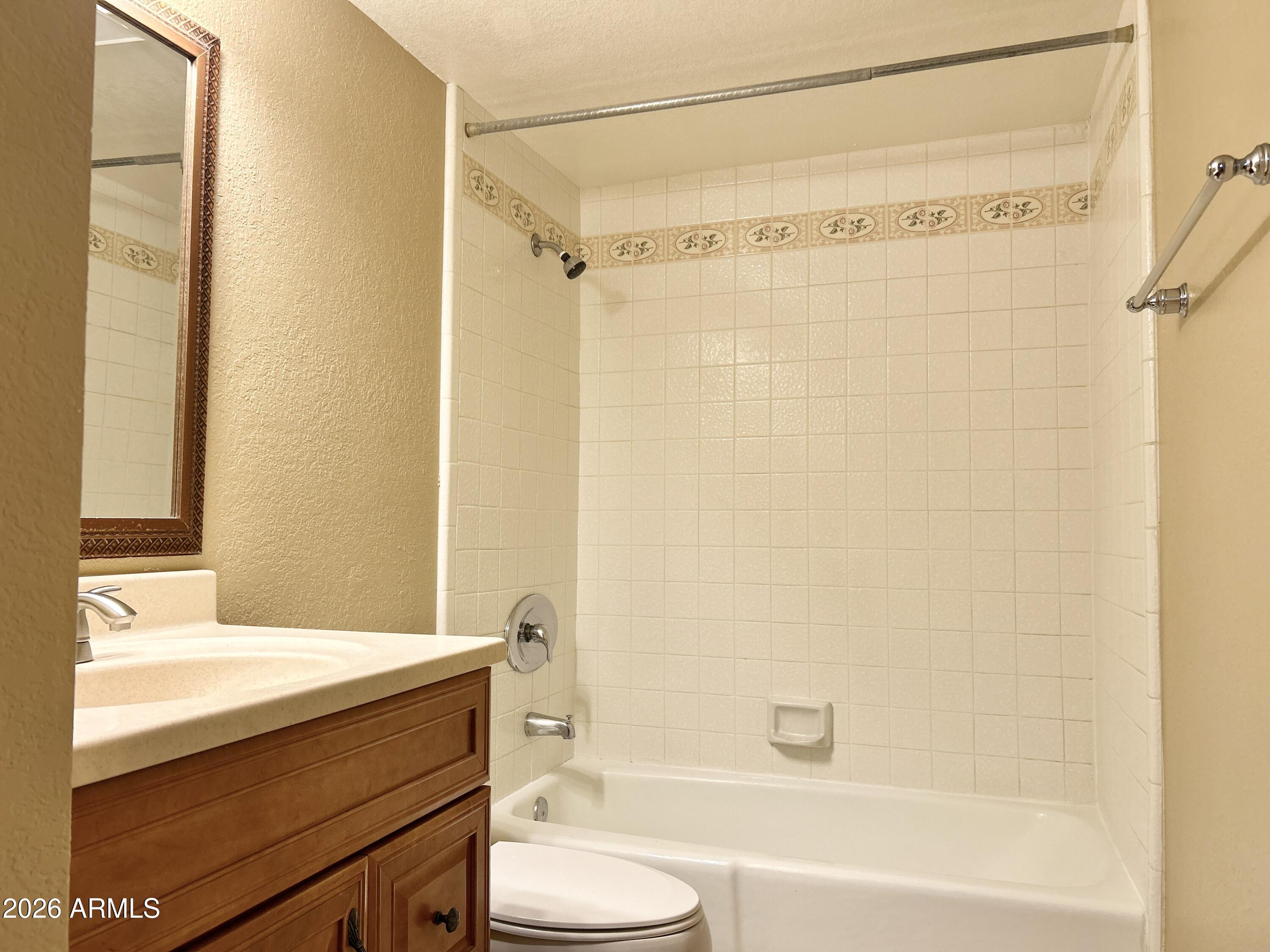 17 East Ruth Avenue, Unit 209 Phoenix, AZ 85020 - Photo 10 of 14 IMG_7436