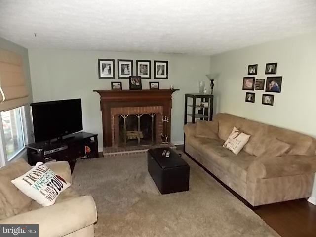 8591 Manorfield Road Baltimore, MD 21236 - Photo 3 of 25 Living Room
