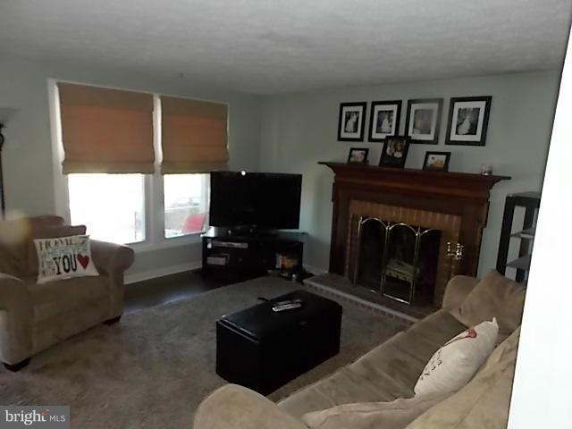 8591 Manorfield Road Baltimore, MD 21236 - Photo 5 of 25 Living Room
