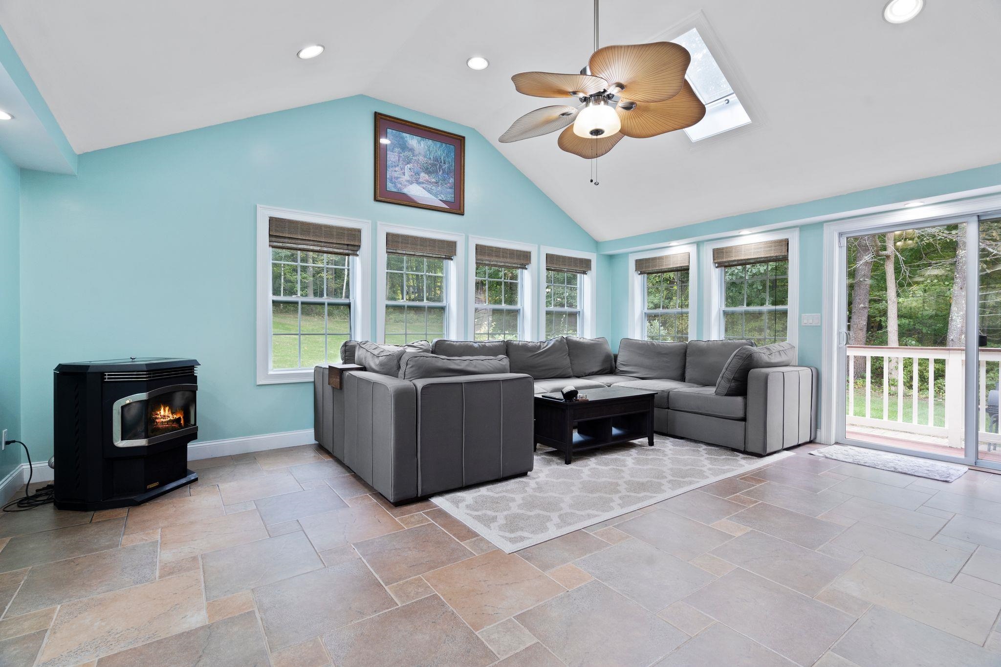 14 Windham Depot Road Derry, NH 03038 - Photo 11 of 40