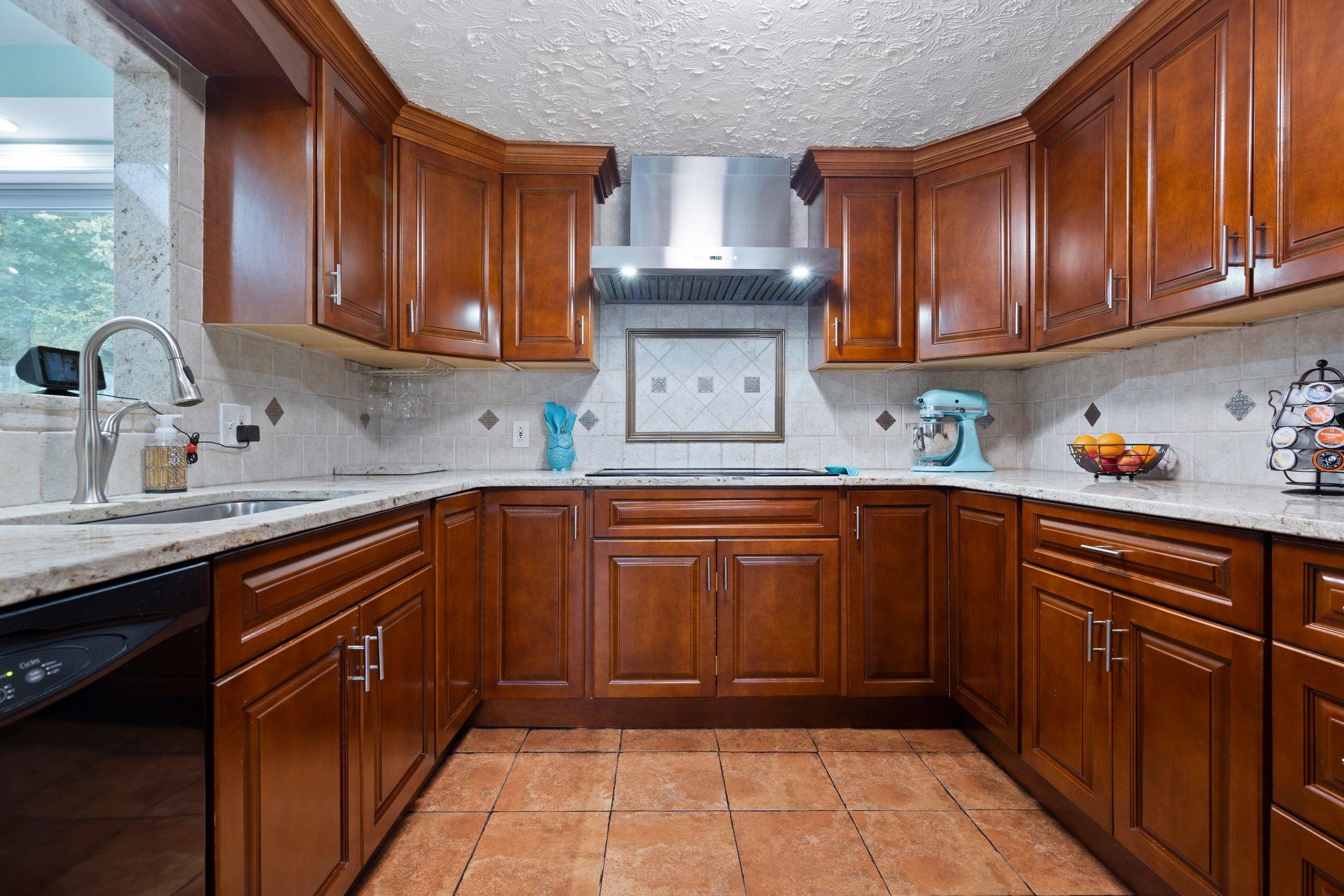 14 Windham Depot Road Derry, NH 03038 - Photo 6 of 40